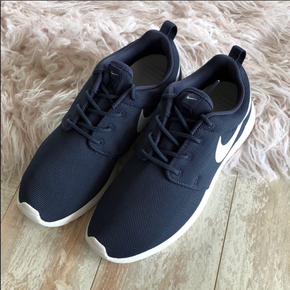 NWT Nike Roshe one navy - Picture 3 of 7